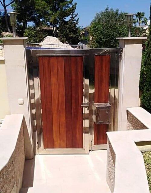 Pintures i decoració Bustins puerta exterior con tratamiento para madera