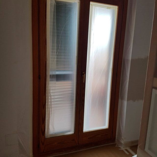 puerta barnizada