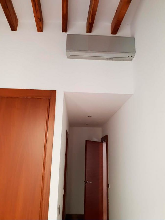 Pintures i decoració Bustins barnizado de partes de vivienda