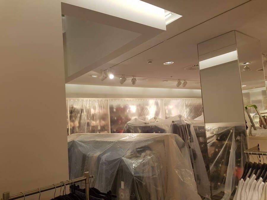 Pintures i decoració Bustins prendas de local comercial tapadas