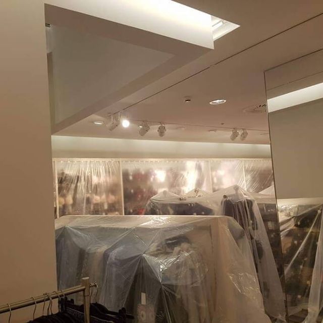 Pintures i decoració Bustins prendas de local comercial tapadas